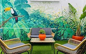 Artistic Flat Next To Ruzafa Welcome To The Jungle